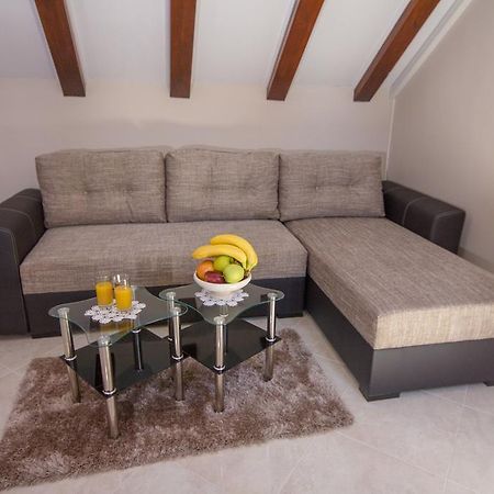Apartment Niko Kastel Stari Kaštela Δωμάτιο φωτογραφία