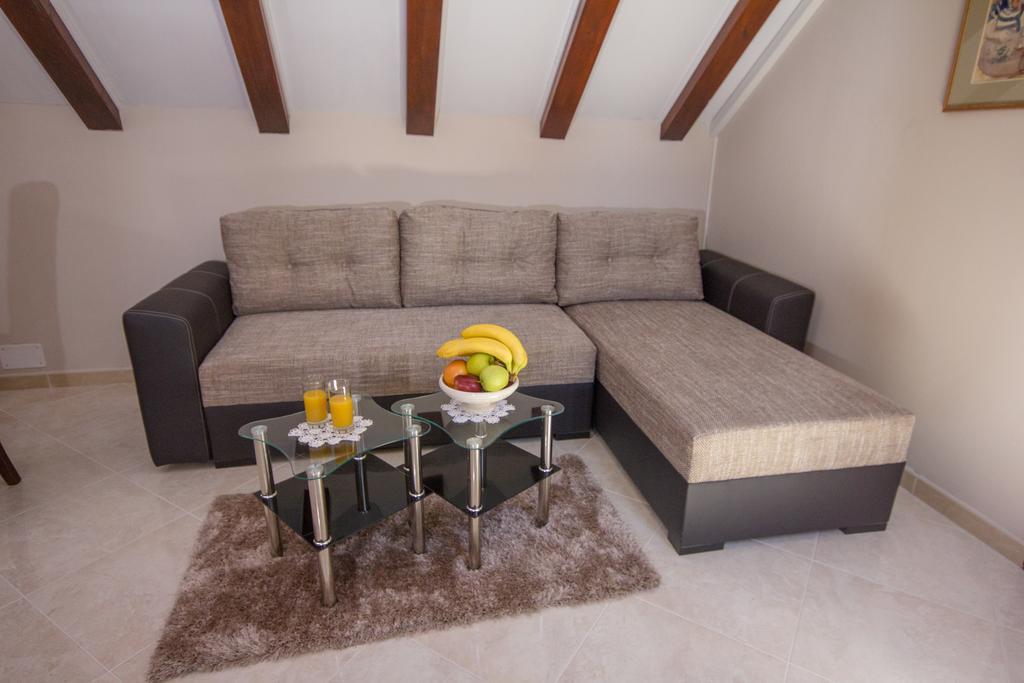Apartment Niko Kastel Stari Kaštela Δωμάτιο φωτογραφία